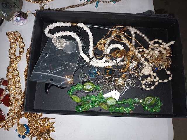 Lot 21 - halskettingen. 40 stuks - afbeelding 2 van  6