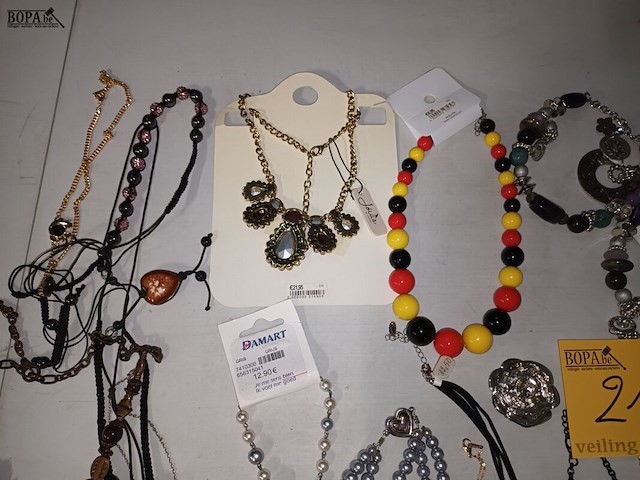 Lot 21 - halskettingen. 40 stuks - afbeelding 4 van  6