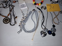 Lot 21 - halskettingen. 40 stuks - afbeelding 5 van  6