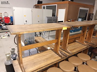 Lot 21 - houten café tafel. 4 stuks - afbeelding 2 van  5