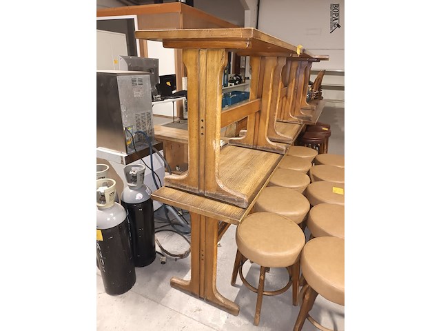 Lot 21 - houten café tafel. 4 stuks - afbeelding 3 van  5