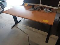 Lot 21 - kantoortafel - afbeelding 1 van  3
