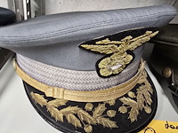 Lot 21 - laos 2 kepies - afbeelding 2 van  3