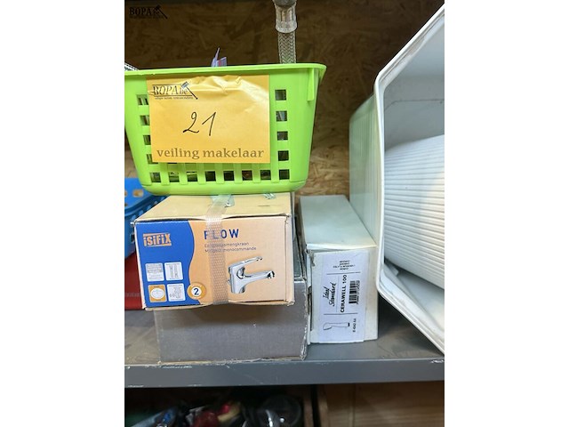 Lot 21 - lot sanitair materiaal, koppelstukken en kranen - afbeelding 1 van  2
