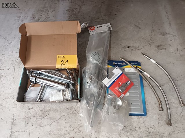 Lot 21 - materiaal voor sanitair - afbeelding 1 van  5