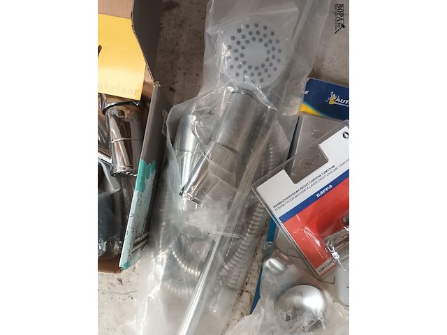 Lot 21 - materiaal voor sanitair - afbeelding 4 van  5