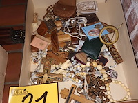 Lot 21 - paternosters en devotie - afbeelding 1 van  4