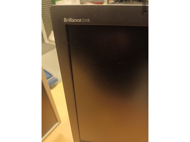 Lot 21 - philips led monitor 59 cm. 10 stuks - afbeelding 2 van  4