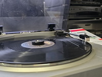 Lot 21 - platenspeler - afbeelding 6 van  7