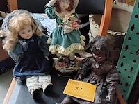 Lot 21 - porseleinen poppen