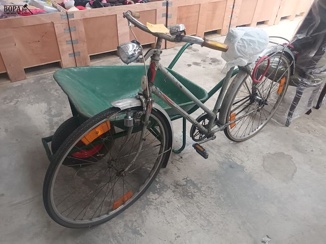 Lot 21 - retro damesfiets - afbeelding 1 van  4