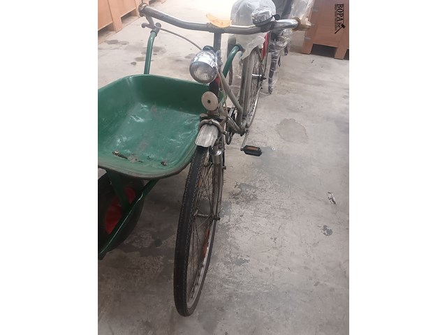 Lot 21 - retro damesfiets - afbeelding 2 van  4