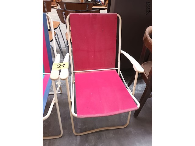 Lot 21 - retro kampeerstoelen. 2 stuks - afbeelding 3 van  4