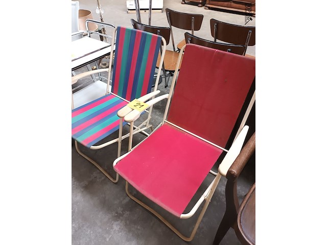 Lot 21 - retro kampeerstoelen. 2 stuks - afbeelding 4 van  4