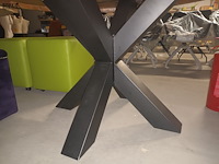 Lot 21 - ronde eettafel - afbeelding 2 van  4