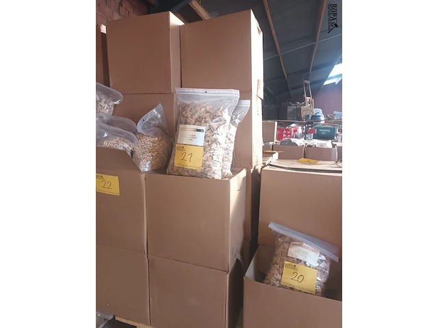 Lot 21 - rookhout snippers kastanje 1 kg. 19 stuks - afbeelding 1 van  3