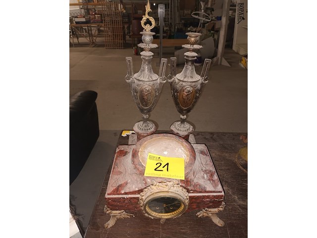 Lot 21 - schouwgarnituur - afbeelding 1 van  4