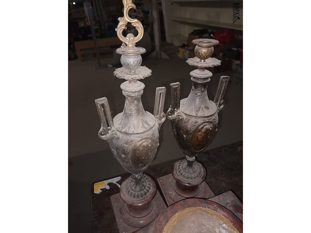 Lot 21 - schouwgarnituur - afbeelding 4 van  4