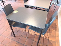 Lot 21 - tafel met stoelen - afbeelding 2 van  5