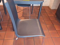 Lot 21 - tafel met stoelen - afbeelding 3 van  5