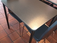 Lot 21 - tafel met stoelen - afbeelding 5 van  5