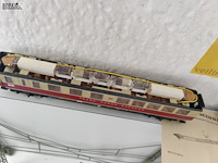 Lot 21 - tee rijtuigen - 2 stuks - afbeelding 5 van  6