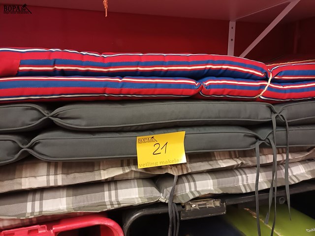 Lot 21 - tuinkussen voor ligbed. 6 stuks - afbeelding 1 van  5