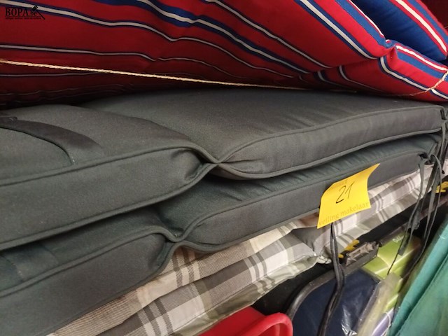 Lot 21 - tuinkussen voor ligbed. 6 stuks - afbeelding 4 van  5