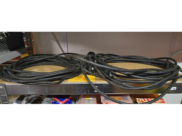 Lot 21 - verlengkabels 2 stuks 3 x 1,5 - afbeelding 1 van  3