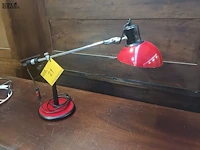 Lot 21 - vintage rode lamp - afbeelding 2 van  5
