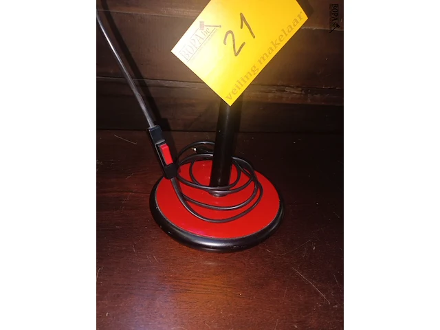 Lot 21 - vintage rode lamp - afbeelding 4 van  5