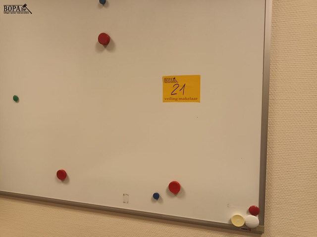 Lot 21 - whiteboard - afbeelding 2 van  2