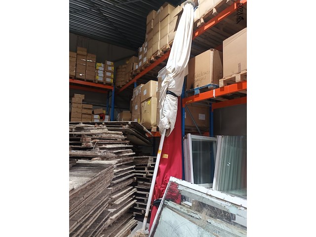 Lot 21 - zeer grote parasol symo - afbeelding 2 van  3