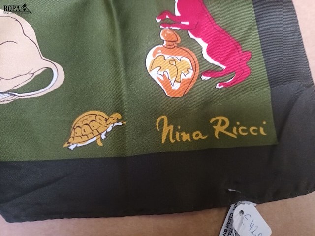 Lot 21 - zijden sjaal nina ricci - afbeelding 3 van  4