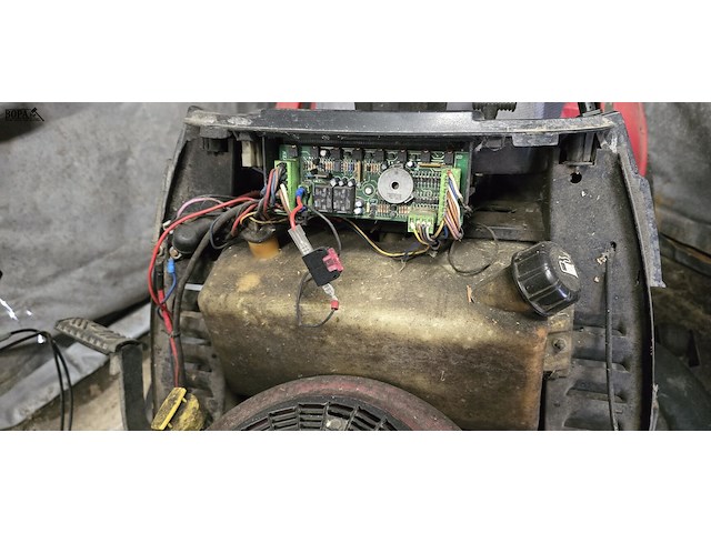 Lot 21 - zitmaaier twincut - afbeelding 11 van  11