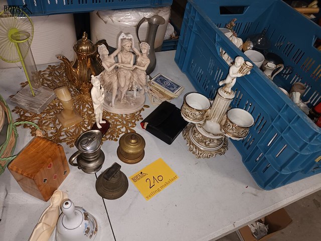 Lot 210 - decoratie - afbeelding 1 van  5