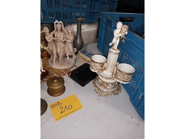 Lot 210 - decoratie - afbeelding 4 van  5