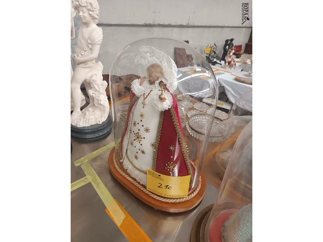 Lot 210 - globes. 2 stuks - afbeelding 5 van  5