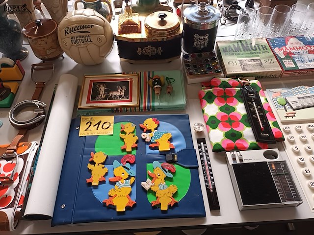 Lot 210 - lot retro en vintage. 35 stuks - afbeelding 1 van  6