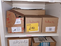 Lot 210 - montage materiaal voor meubels - afbeelding 2 van  10