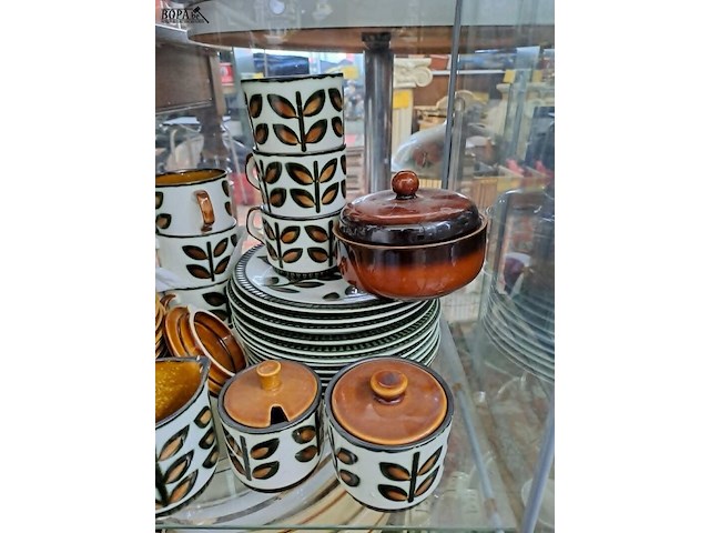 Lot 210 - vintage koffieservies boch getekend: ramboullet '60: handges - afbeelding 3 van  3