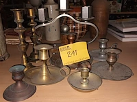 Lot 211 - antieke blakers en kandelaars. 9 stuks