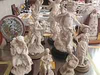 Lot 211 - beelden. 8 stuks
