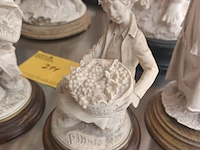 Lot 211 - beelden. 8 stuks - afbeelding 8 van  11