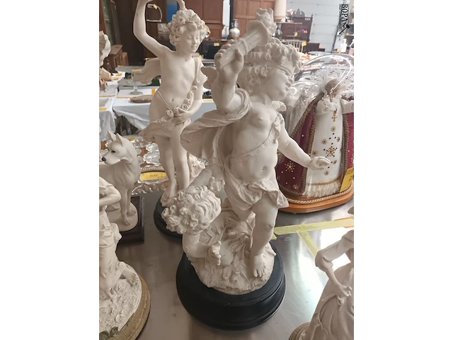 Lot 211 - beelden. 8 stuks - afbeelding 10 van  11