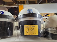 Lot 211 - belgië 3 helmen - afbeelding 1 van  4