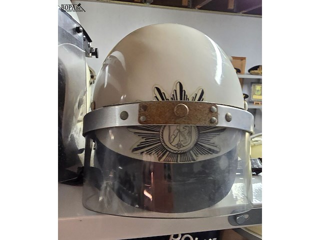 Lot 211 - belgië 3 helmen - afbeelding 4 van  4