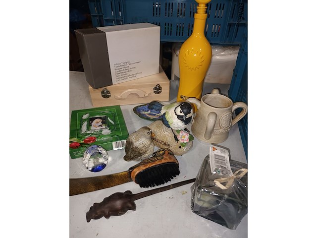 Lot 211 - decoratie - afbeelding 2 van  4