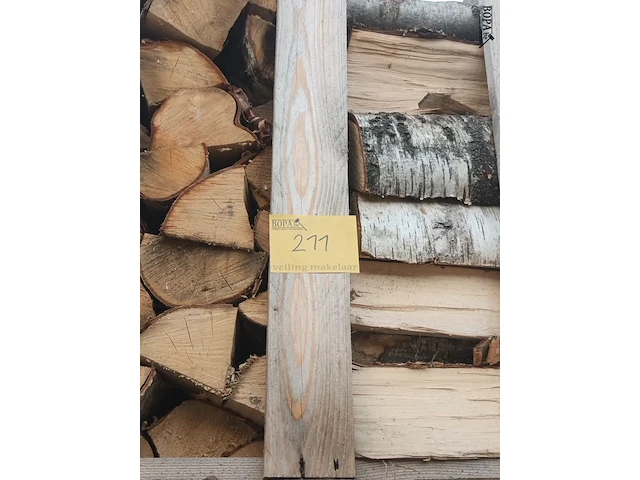 Lot 211 - houten kist met brandhout - afbeelding 3 van  3