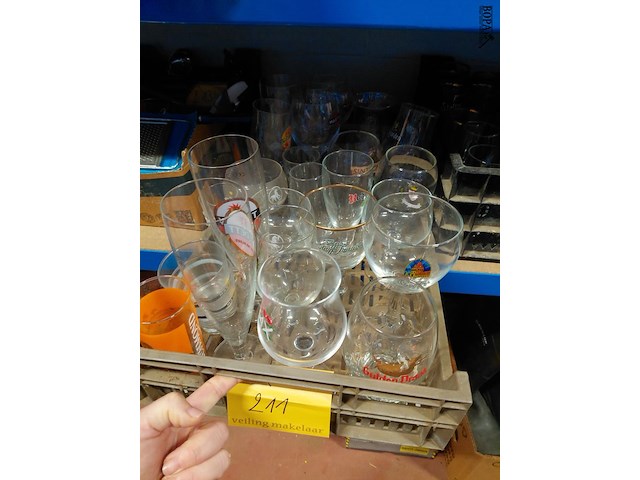 Lot 211 - lot verschillende soorten bierglazen 25 stuks - afbeelding 1 van  3